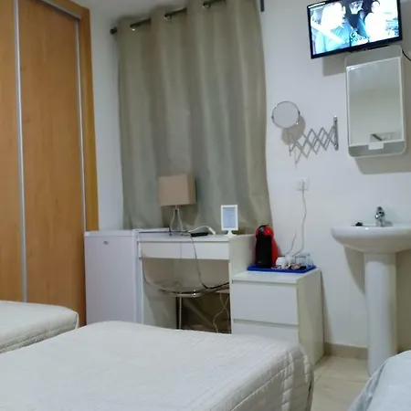 Alemania Oda ve Kahvaltı Alicante